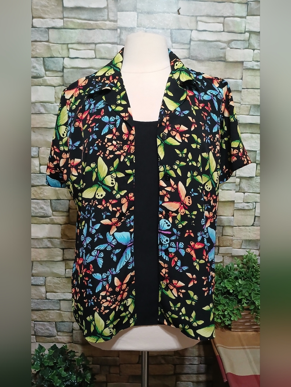 Y2K Elementz Black Short-Sleeve Button-Down Top Colorful Butterfly Print XL